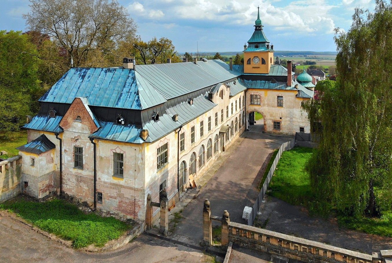 Fotky Secesný zámok severne od Prahy