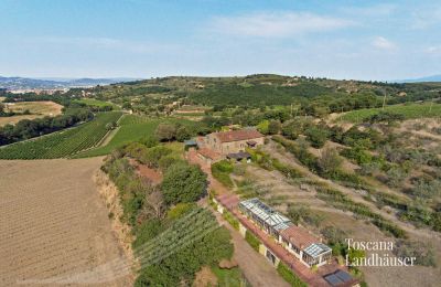 Vidiecky dom na predaj Arezzo, Toscana, RIF 2993 Blick auf Anwesen und Umgebung