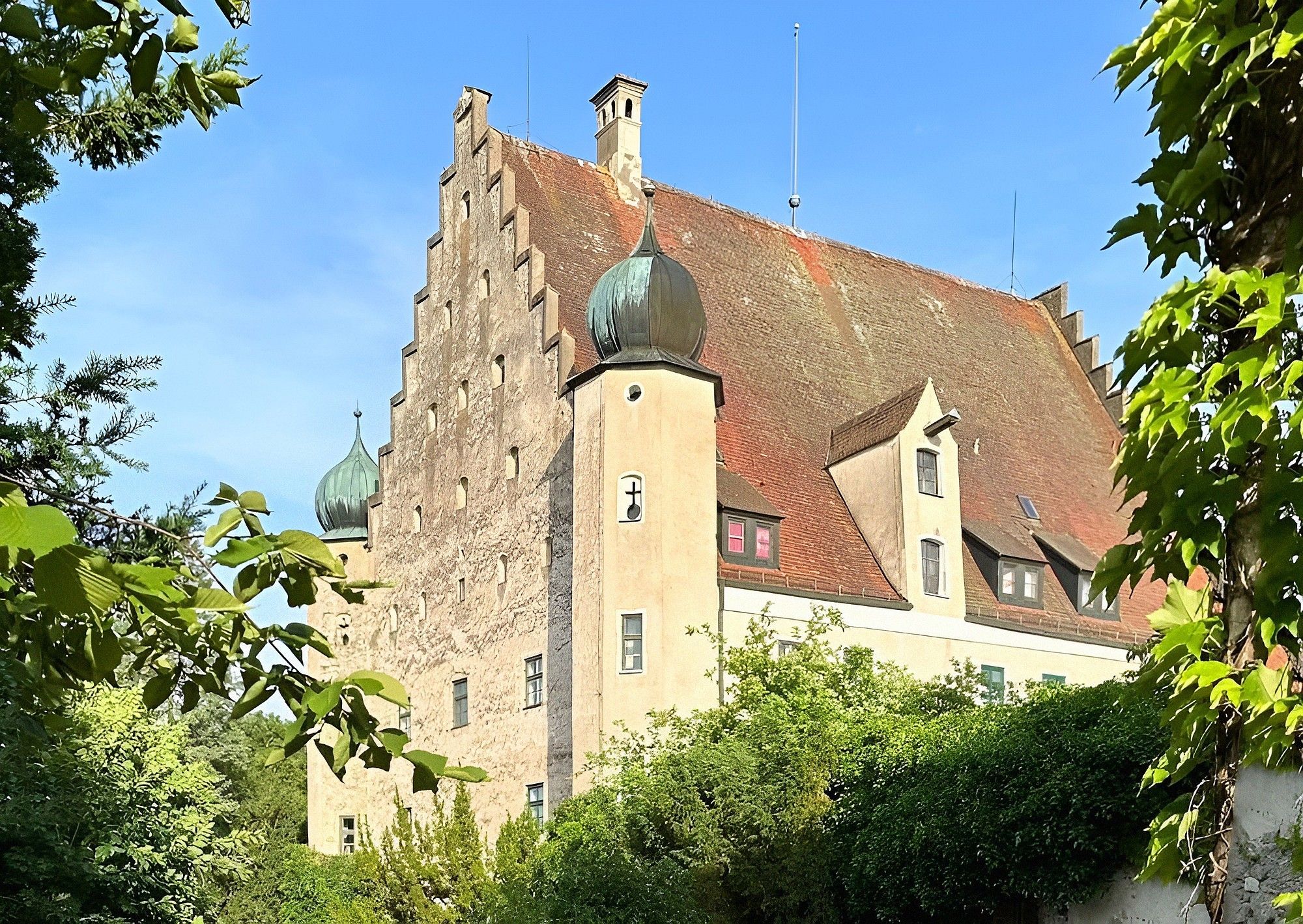 Fotky Castle in Bavaria for sale - well maintained - good business location