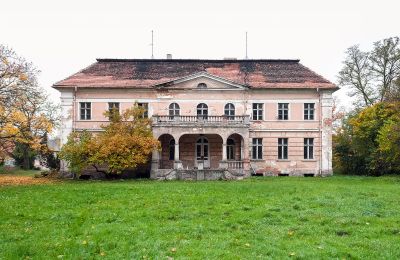 Zámok na predaj Granówko, województwo wielkopolskie, Pohľad zo zadnej strany