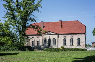 Nehnuteľnosti s charakterom, Kaštieľ s pozemkom v Przybysław, Západné Pomoransko