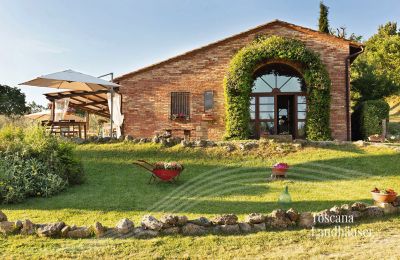 Vidiecky dom na predaj Chianciano Terme, Toscana, RIF 3061 Blick auf Rustico