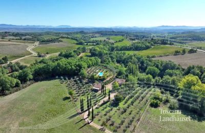 Vidiecky dom na predaj Chianciano Terme, Toscana, RIF 3061 Blick auf Anwesen