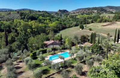 Vidiecky dom na predaj Chianciano Terme, Toscana, RIF 3061 Pool und Haus