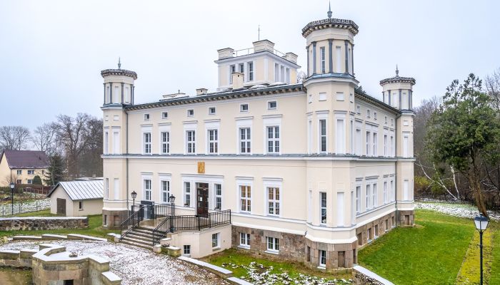 Byt na zámku na predaj Lubiechowo, województwo zachodniopomorskie,  Poľsko