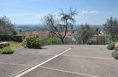 Statok na predaj Siena, Toscana, RIF 3071 Innenhof mit Ausblick