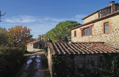 Vidiecky dom na predaj Gaiole in Chianti, Toscana, RIF 3073 Haupthaus und Nebgengebäude