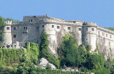 Hrad na predaj Abruzzo, Exteriérový pohľad