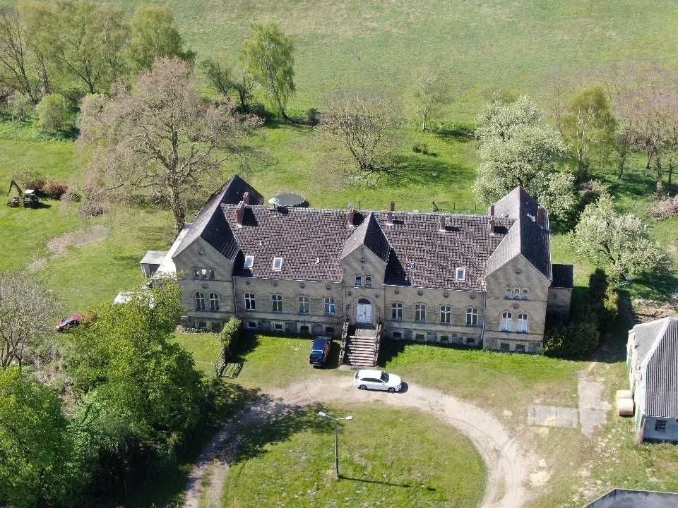 Fotky Einzigartiges Herrenhaus mit großzügigem Grundstück in Ostseenähe!