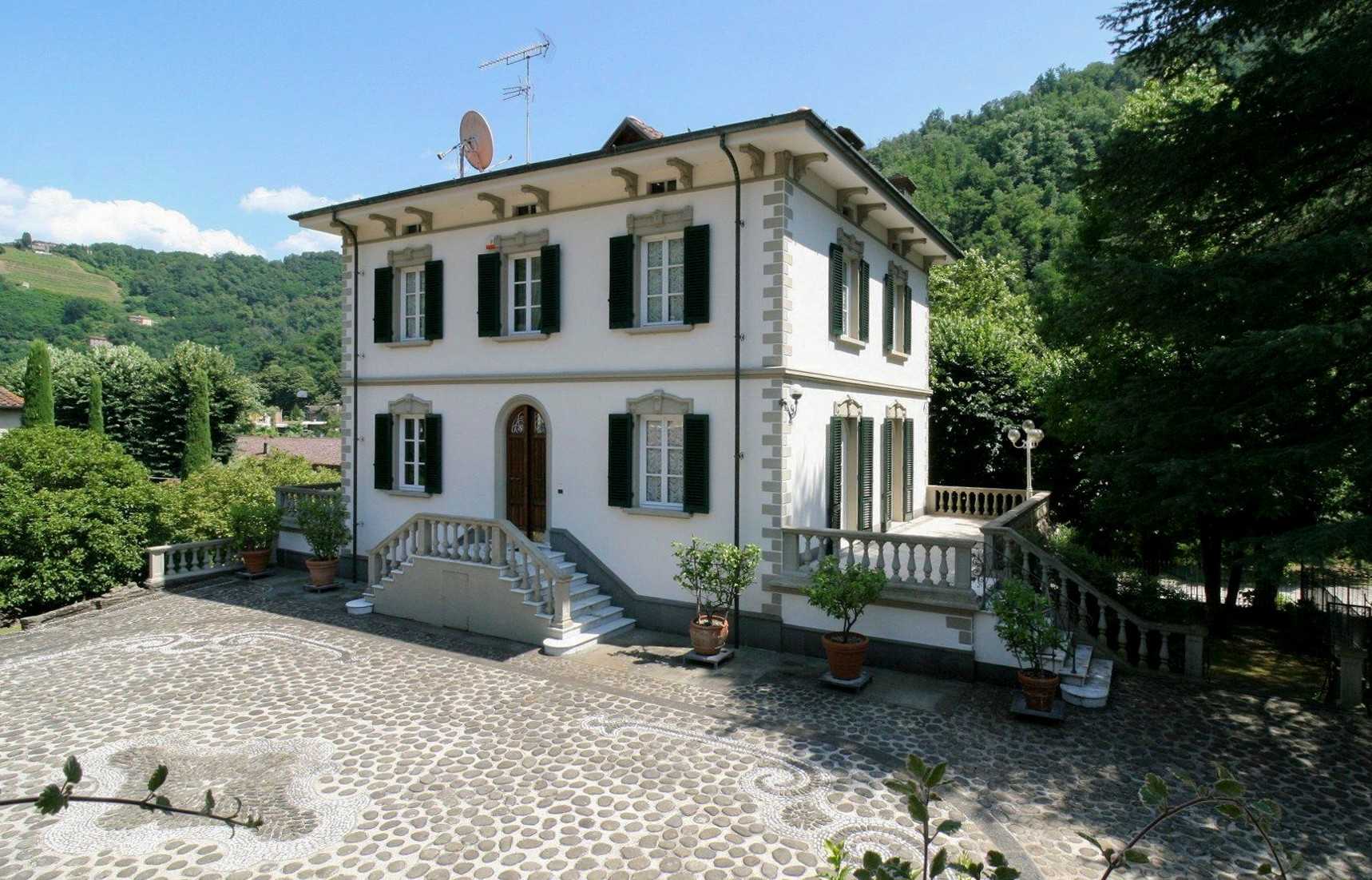 Fotky Luxuriöses Toskana-Anwesen in Bagni di Lucca mit Herrenhaus, Bauernhaus und Park