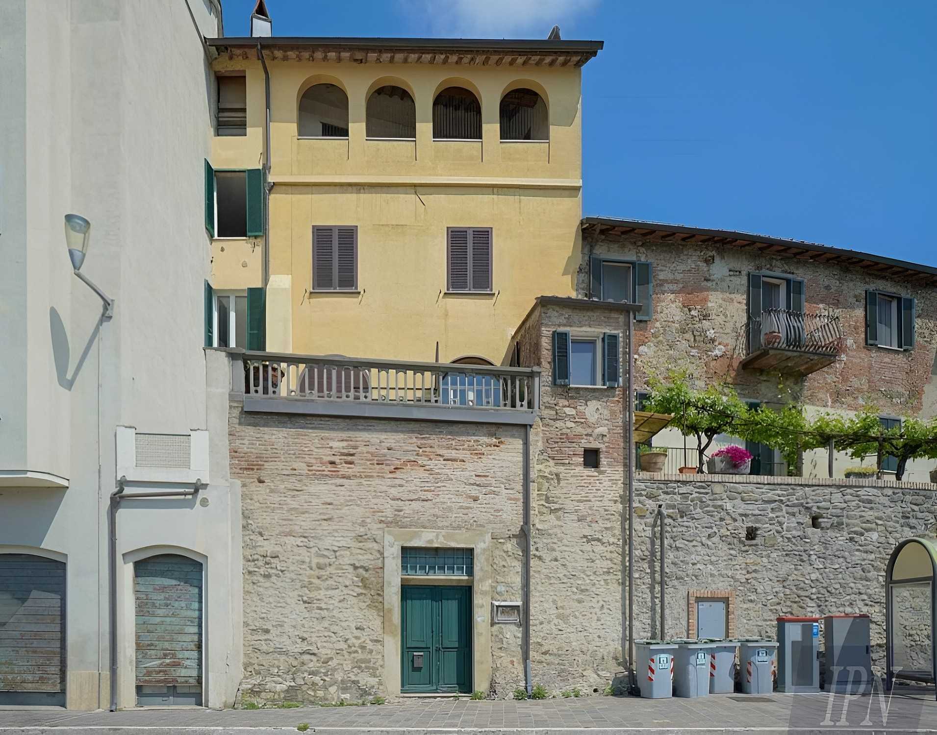 Fotky Historický mestský dom v Umbertide, Piazza Aprile