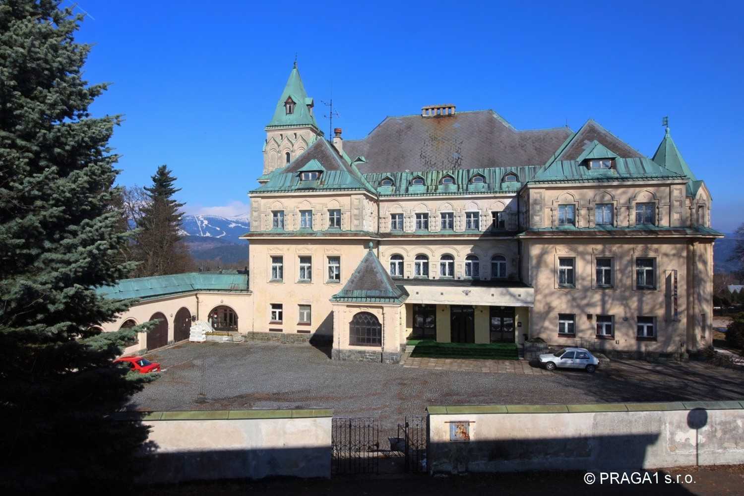 Fotky Chateau hotel in mountains