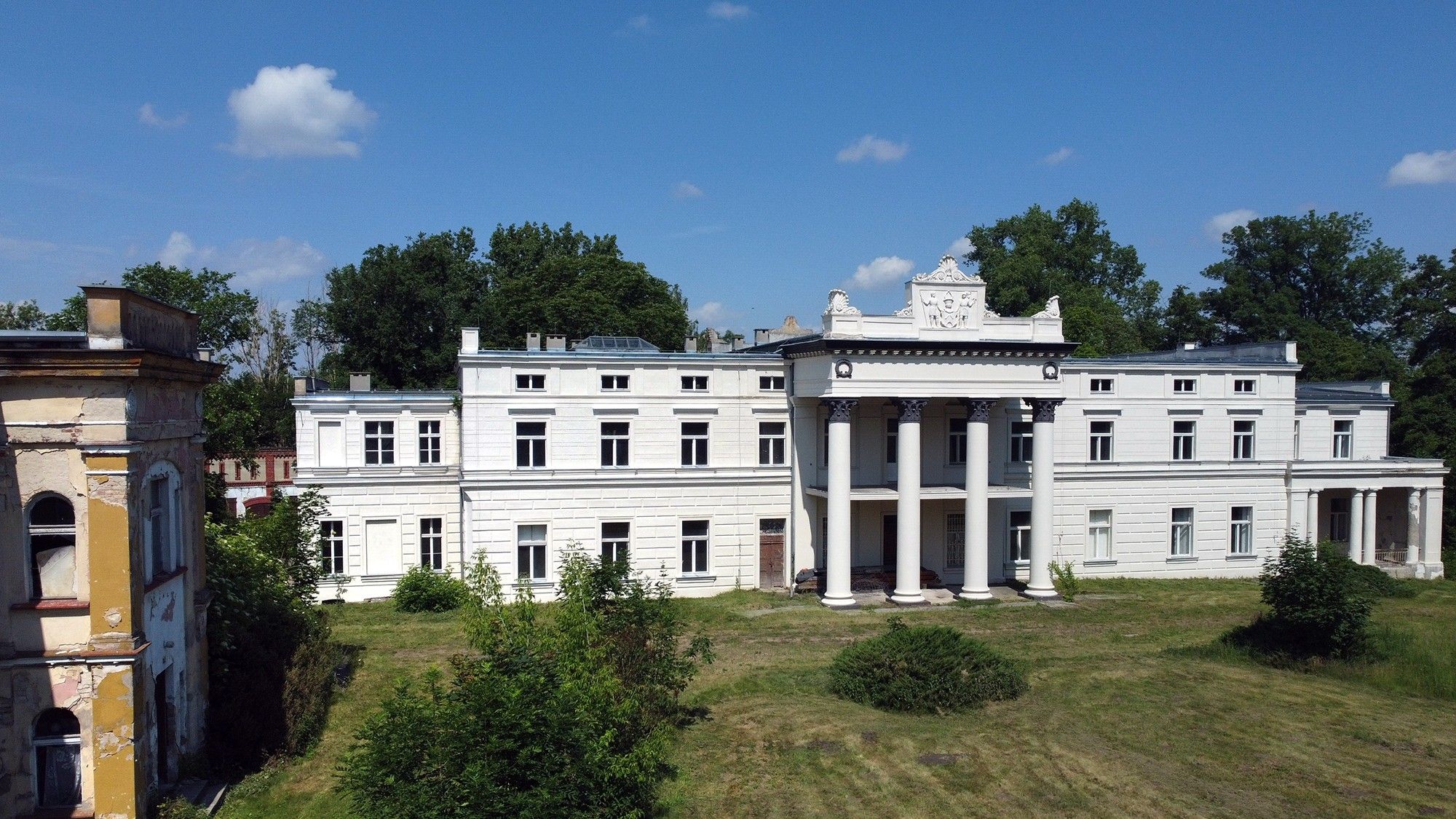 Fotky Kaštieľ a park v Głuchówe, Czempiń, Wielkopolska