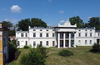 Zámok na predaj Głuchowo, Palac 1, województwo wielkopolskie, Renovovaná Fasáda