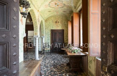 Historická vila na predaj Torno, Lombardsko, Entrance Hall