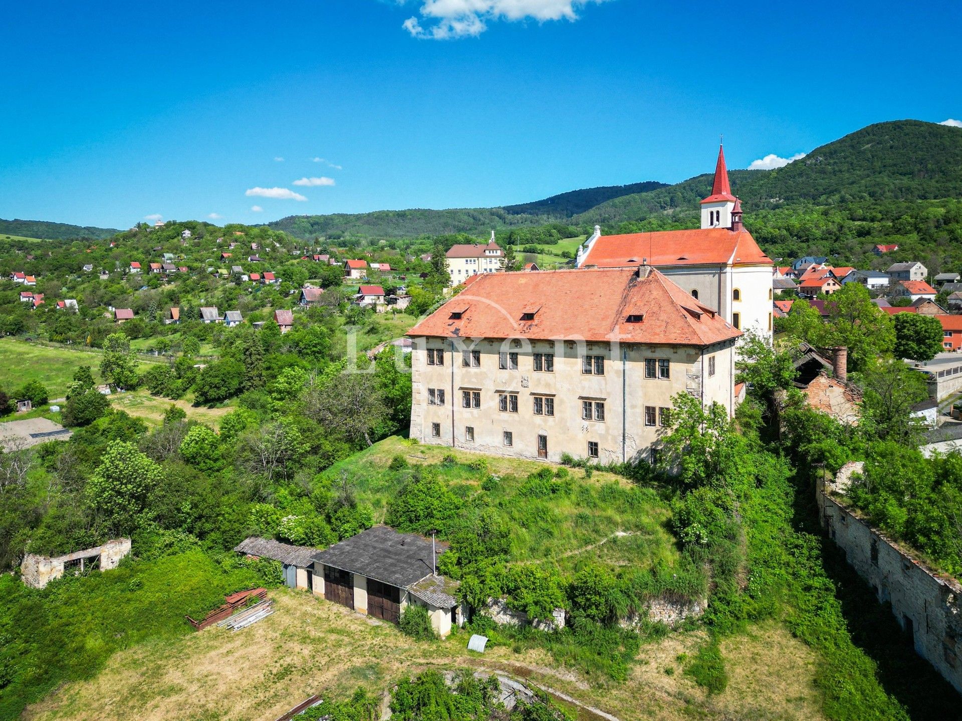 Fotky Ranobarokový zámok v Žiteniciach - Ústecký kraj, Severné Čechy