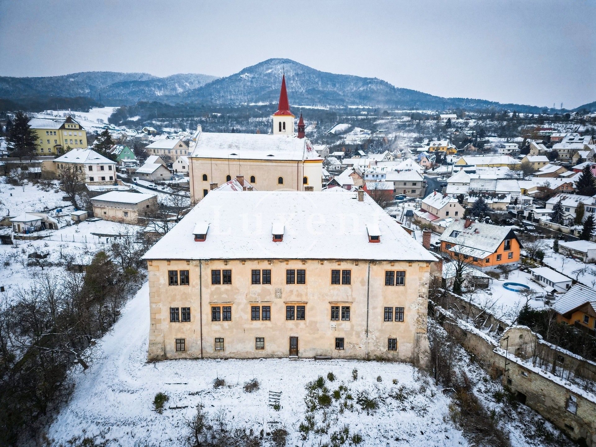 Fotky Ranobarokový zámok v Žiteniciach - Ústecký kraj, Severné Čechy