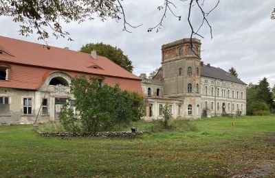 Zámok na predaj Cecenowo, Pałac w Cecenowie, województwo pomorskie, Pohľad z prednej strany