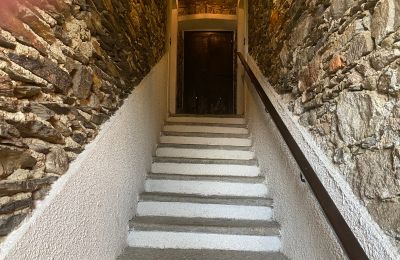 Kaštieľ na predaj Gignese, Via al Castello 20, Piemont, Steintreppe