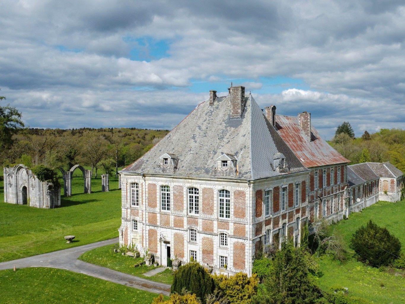 Fotky Starý kláštor v Ardenách, Francúzsko-Belgicko