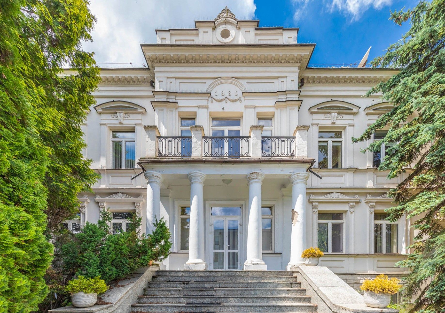 Fotky Historic villa in the center of Lublin