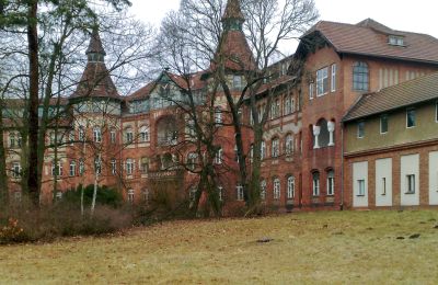 Zámok na predaj 03099 Kolkwitz - Gołkojce, Klinikum, Brandenburg, Pohľad zo zadnej strany