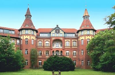 Nehnuteľnosti s charakterom, Veľká plocha v lese: Bývalý zámok a sanatórium v Brandenbursku