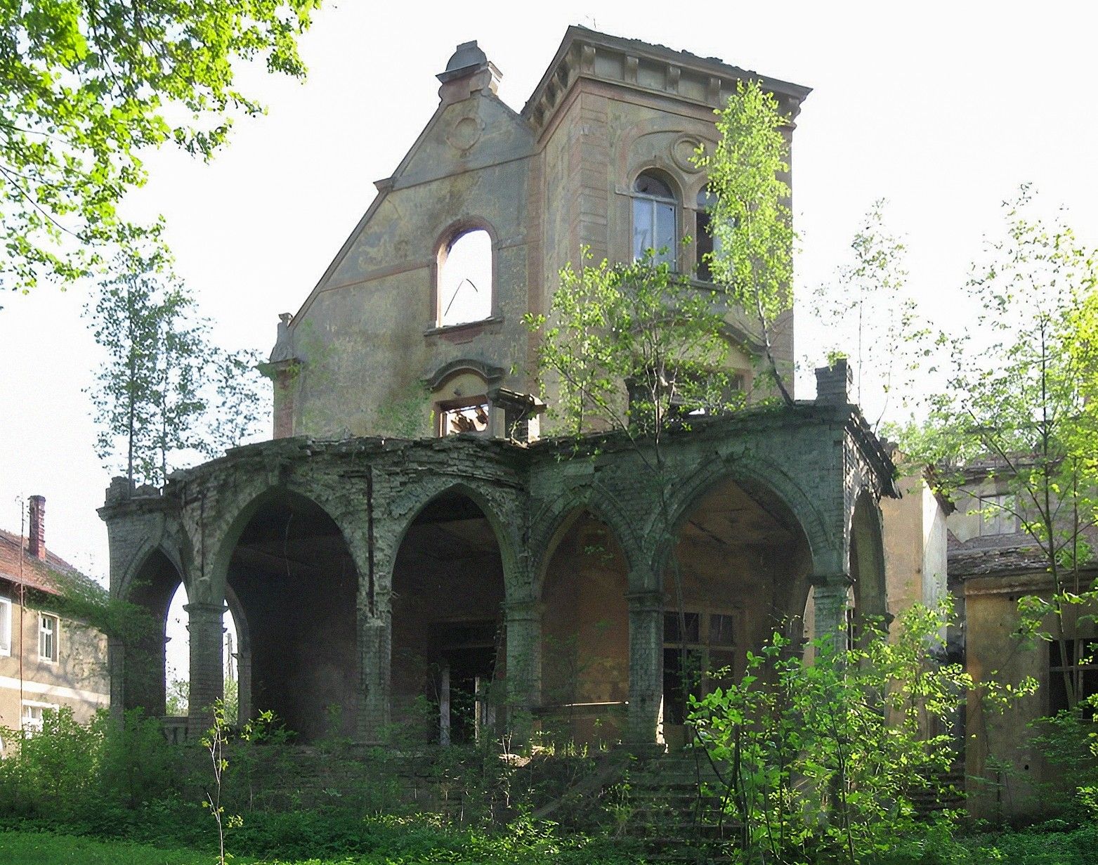 Fotky Polish-German border: Historical plot with ruined manor