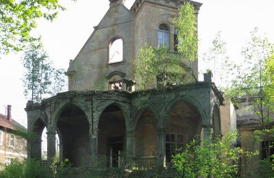 Nehnuteľnosti s charakterom, Zabytkowy Pałac w Czernej