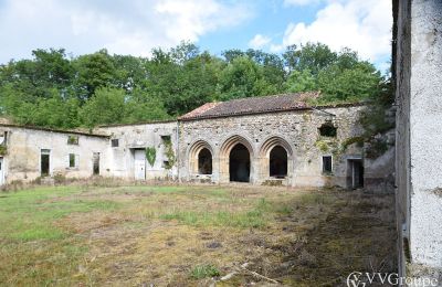 Kláštor na predaj Foix, Occitanie, Dvor