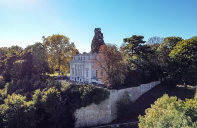 Zámok na predaj Louveciennes, Île-de-France, Pohľad zo zadnej strany