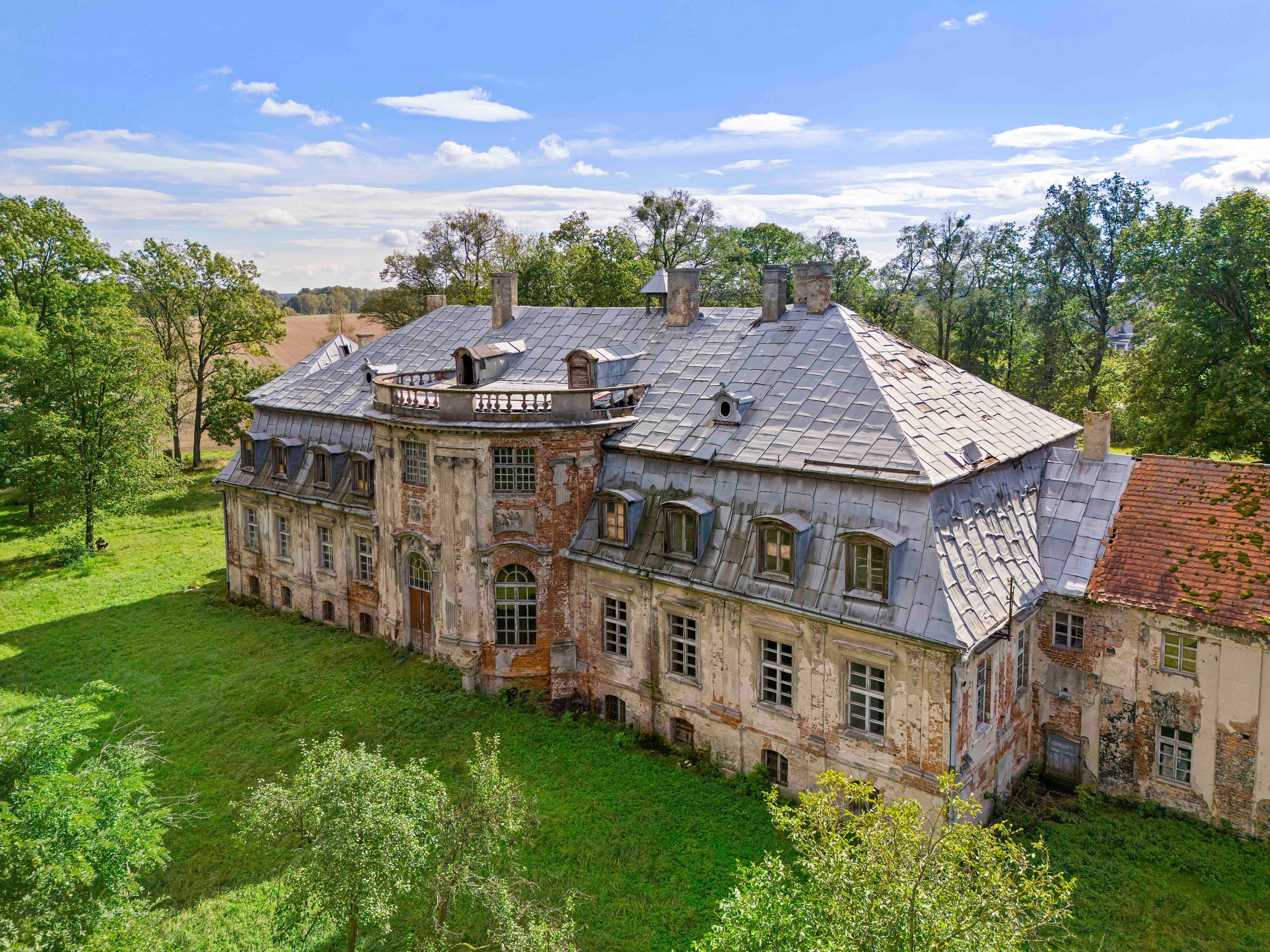 Fotky Minkowskie Palace in Poland - Baroque gem based on Sanssouci