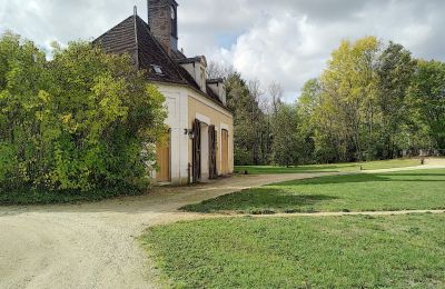 Zámok na predaj Bourgogne-Franche-Comté, Vedľajší dom