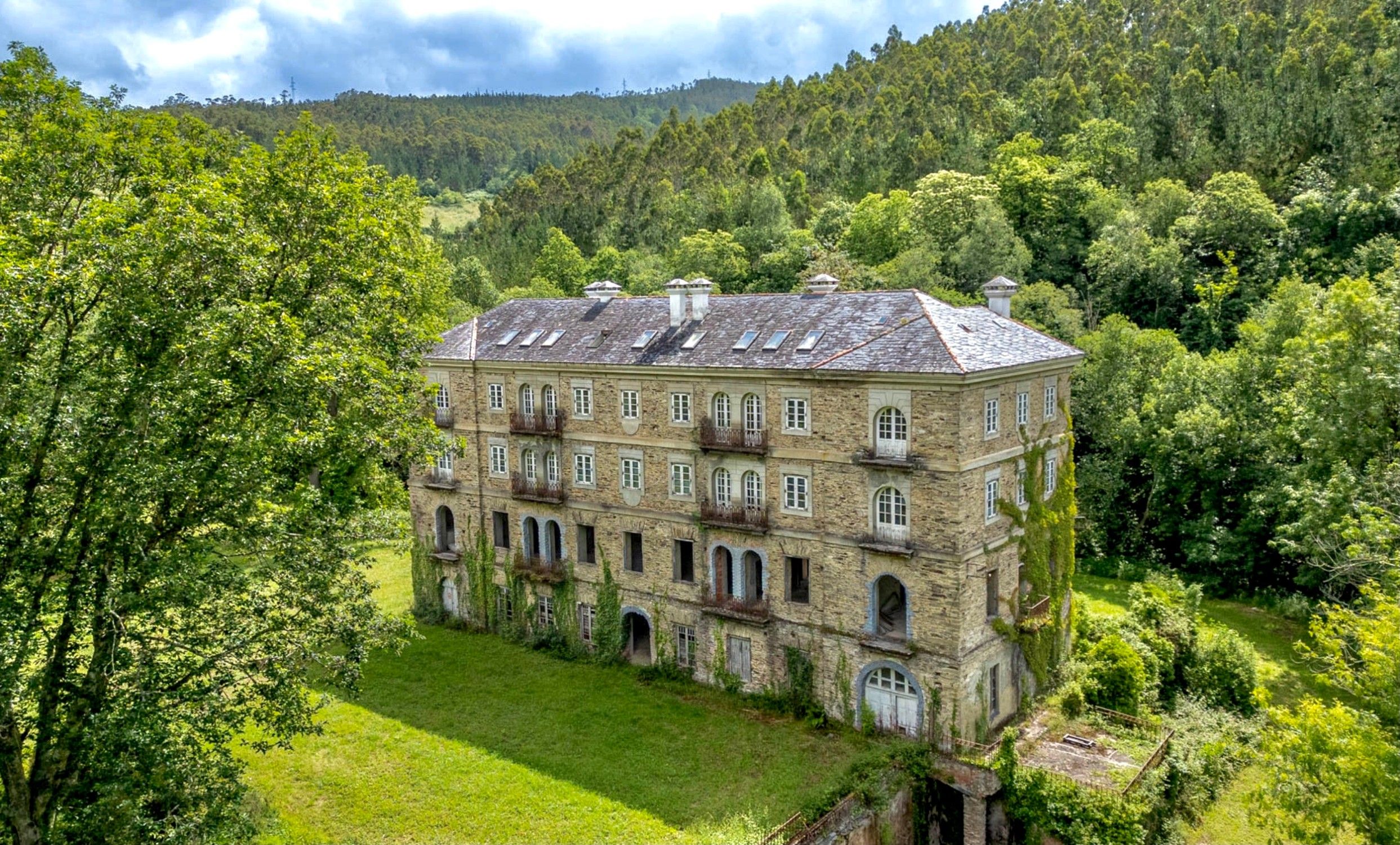 Fotky Casona (veľká vila) v Astúrii na jedinečnom mieste