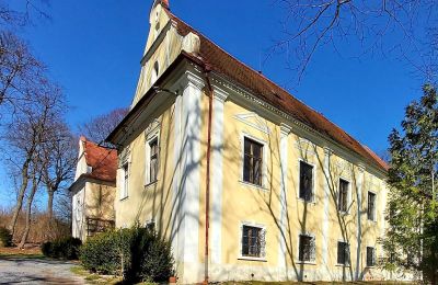 Zámok na predaj Plzeňský kraj, okres Klatovy, Klatovy, Plzeňský kraj, Pohľad zboku