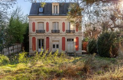 Historická vila na predaj Sèvres, Parc de Saint Cloud, Île-de-France,, Pohľad zo zadnej strany