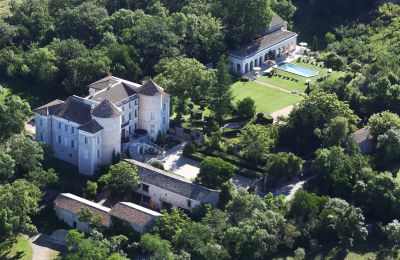 Zámok na predaj Barjac, Occitanie, Fotografia Drona