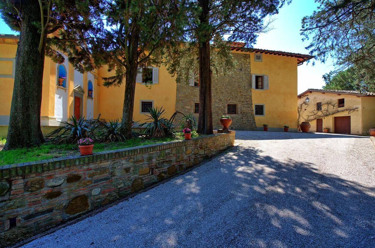 Fotky Zrekonštruovaná toskánska vila s kaplnkou na panoramatickom mieste