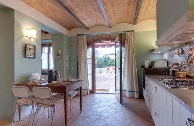Dom s charakterom na predaj Certaldo, Toscana, RIF2763-lang11#RIF 2763 Küche mit Zugang zur Terrasse