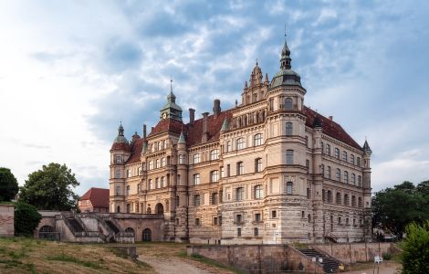 /pp/cc_by/thumb-deutschland-mecklenburg-vorpommern-schloss-guestrow.jpg