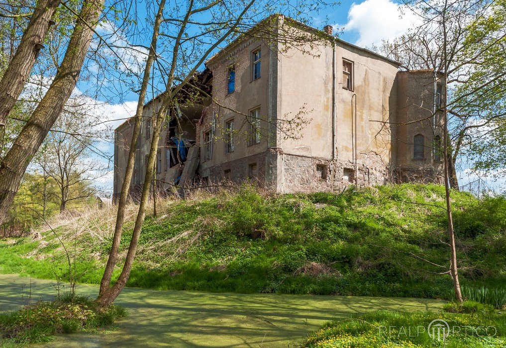 Sanierungsbedürftiges Gutshaus in Altwigshagen, Schlosspark, Altwigshagen